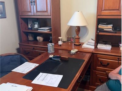 Beautiful Executive Office Desk Suite