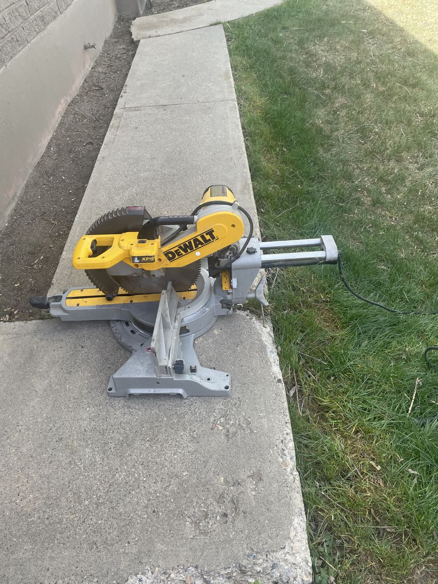 Dewalt Sliding 12" Miter Saw