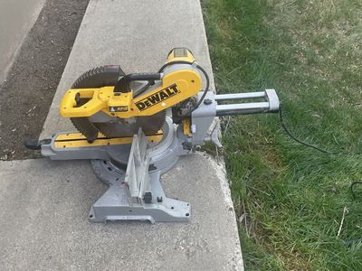 Dewalt Sliding 12" Miter Saw