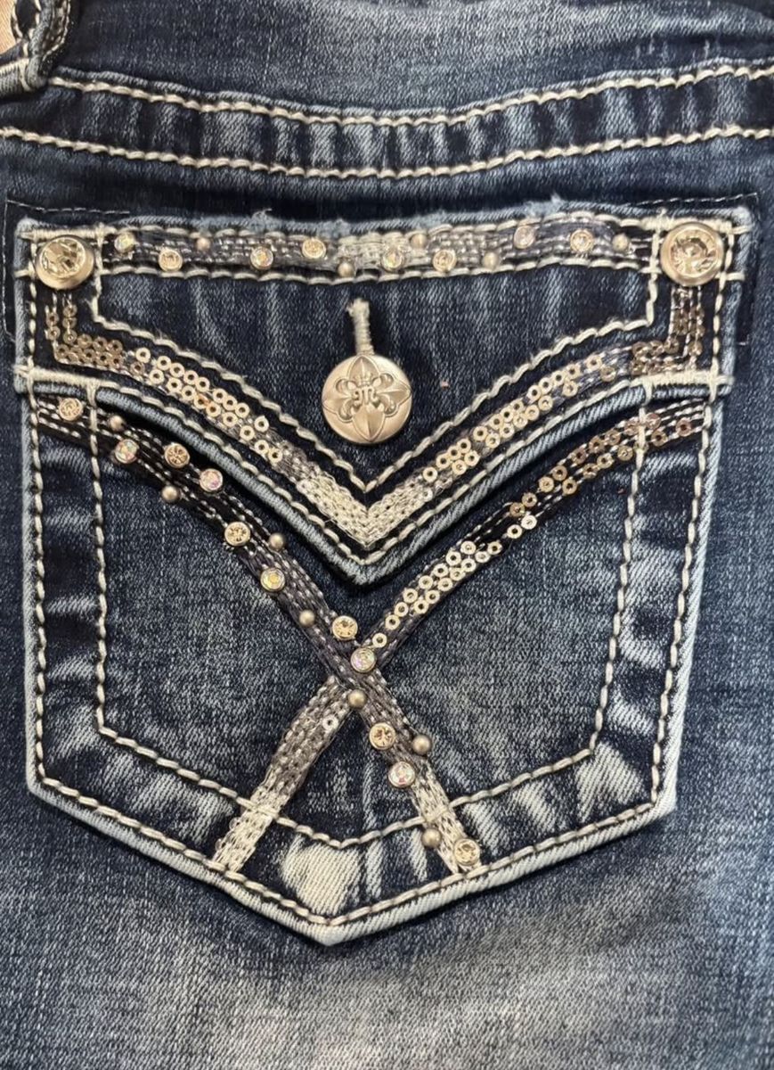 2 Miss Me Jeans size 25 mid rise skinny bottom