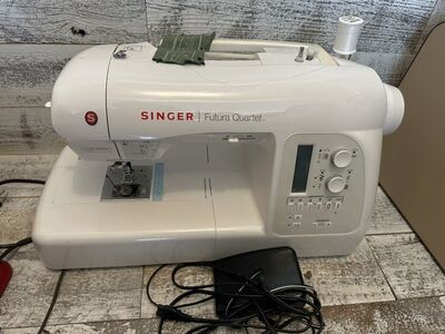 Singer sewing Machine Futura Quartet SEQS-6700