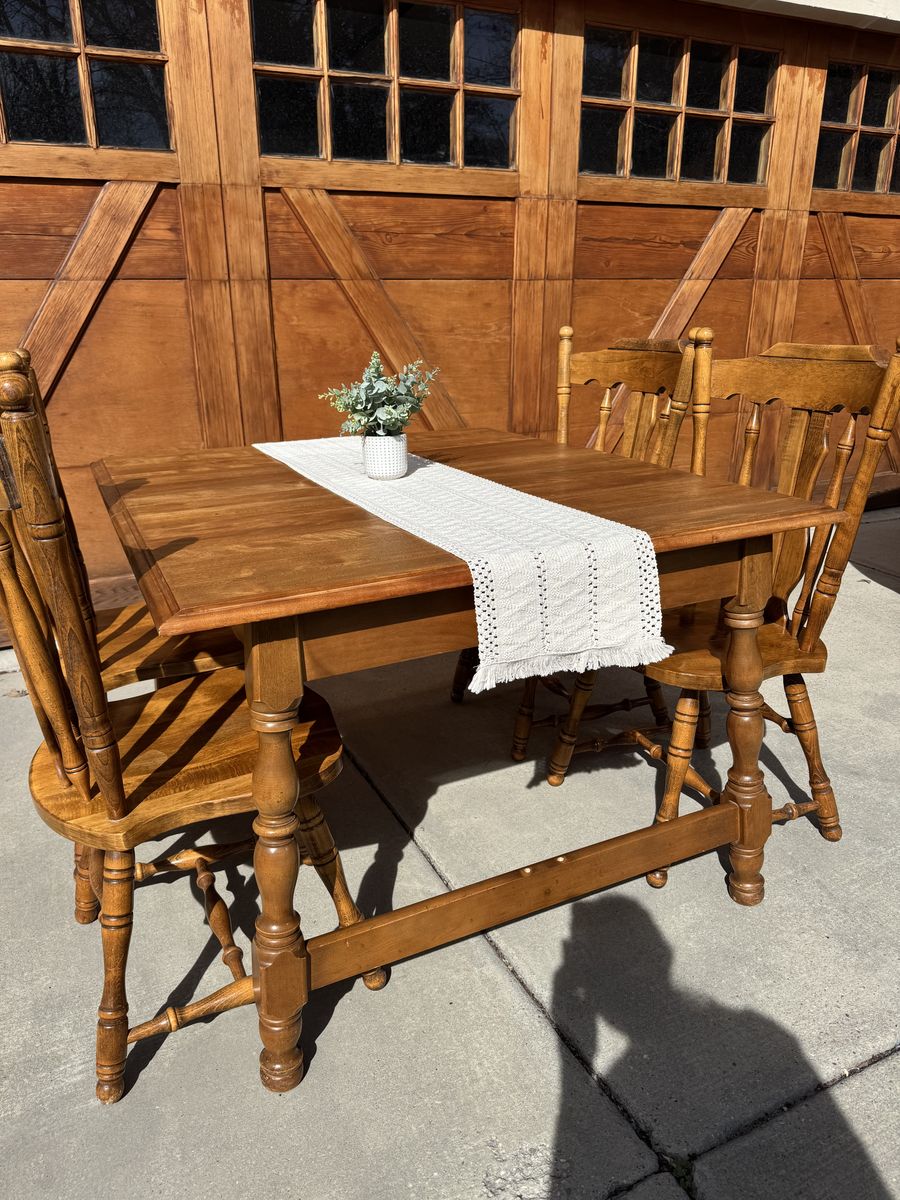 Solid Maple Dining Set - Table + 4 Chairs