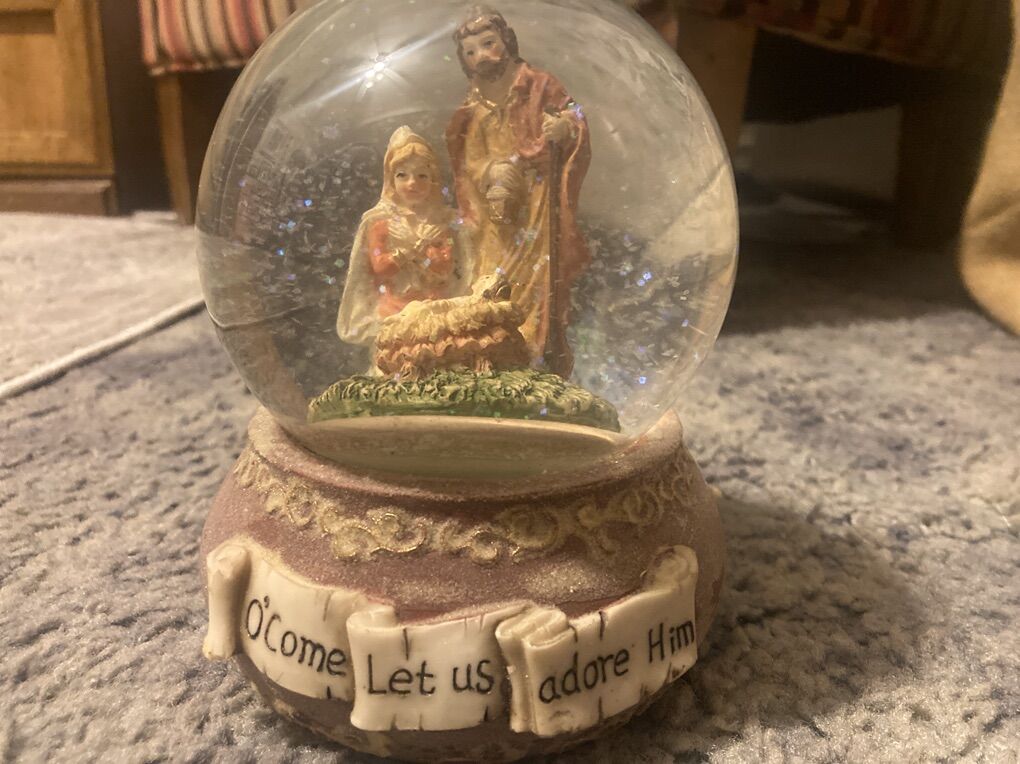 Musical Nativity scene snow globe