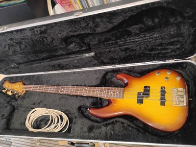 Fender Precision Bass Lyte Special Sunburst w/ Gold Hardware & Hard Case