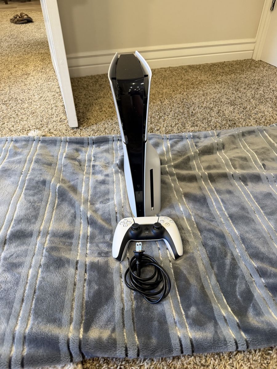 Sony PlayStation 5 PS5 Disc Version Console with Controller & Power Cable - Excellent Condition