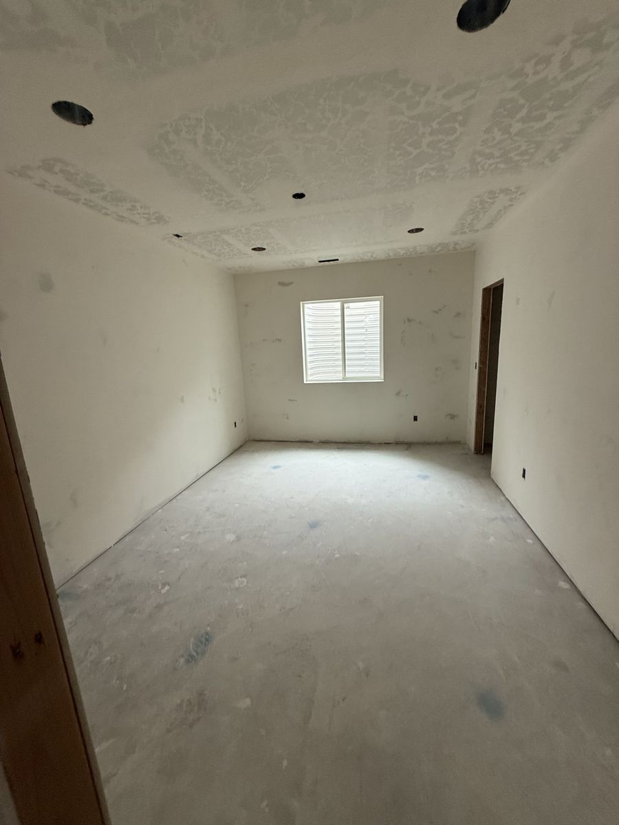 Main image 3