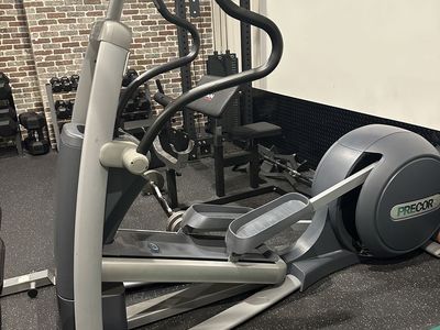 Precor EFX 546i Elliptical Trainer - FREE