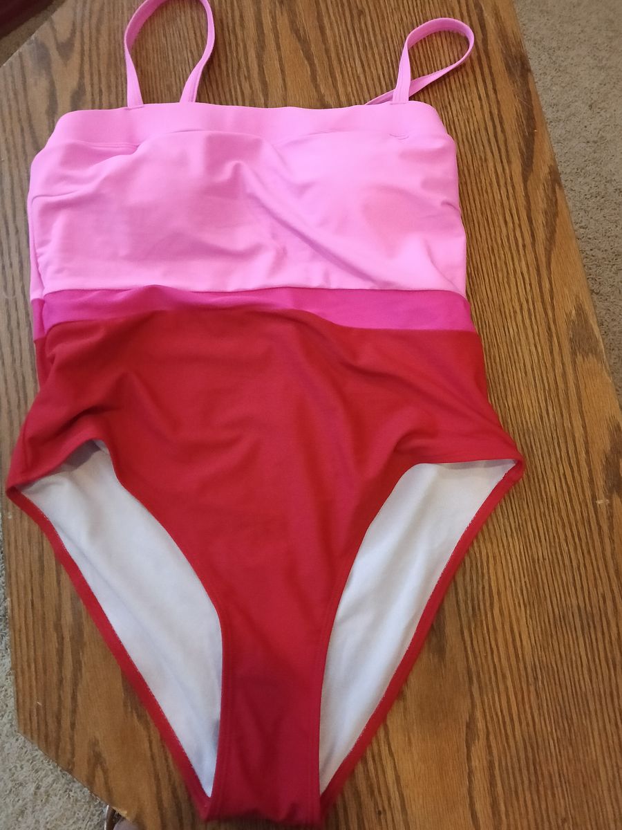 New swim suit it's large
