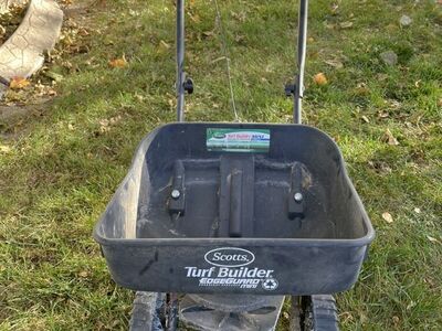 Fertilizer / Ice Melt Spreader