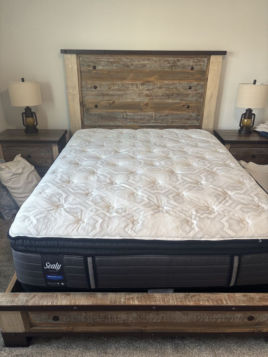 Sealy Plush Queen Mattress