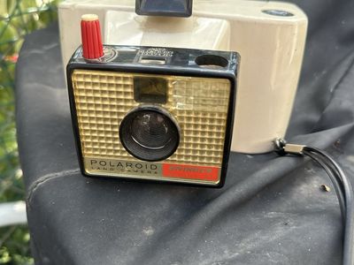 Vintage Polaroid Swinger Land Camera - Classic Instant Film Photography, Untested