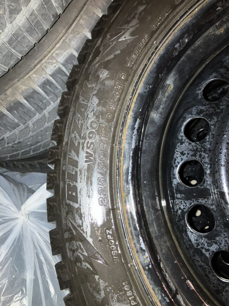 225 50 17   Blizzak WS90 Like New Nissan 350Z