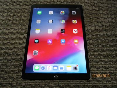 Apple iPad Pro 2nd 12.9in with Wi-Fi 64GB, Grey