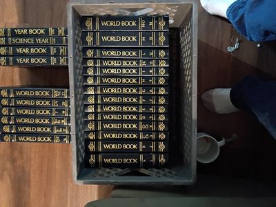 1987 WORLD BOOK GOLD LEAF ENCYCLOPEDIA