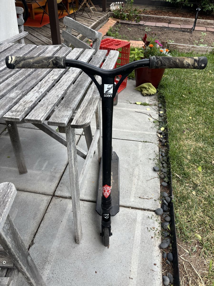 Fuzion Z350 Pro Scooter - Black, Used, Great for Freestyle Riding OBO