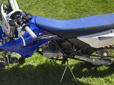 2016 Yamaha YZ 85 Dirt Bike - 2-Stroke Engine, Blue/White