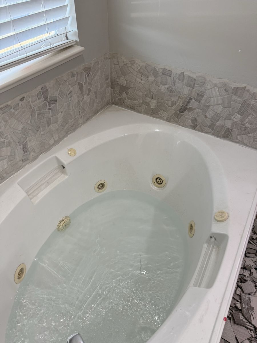White Jetted Bathtub - Used - p