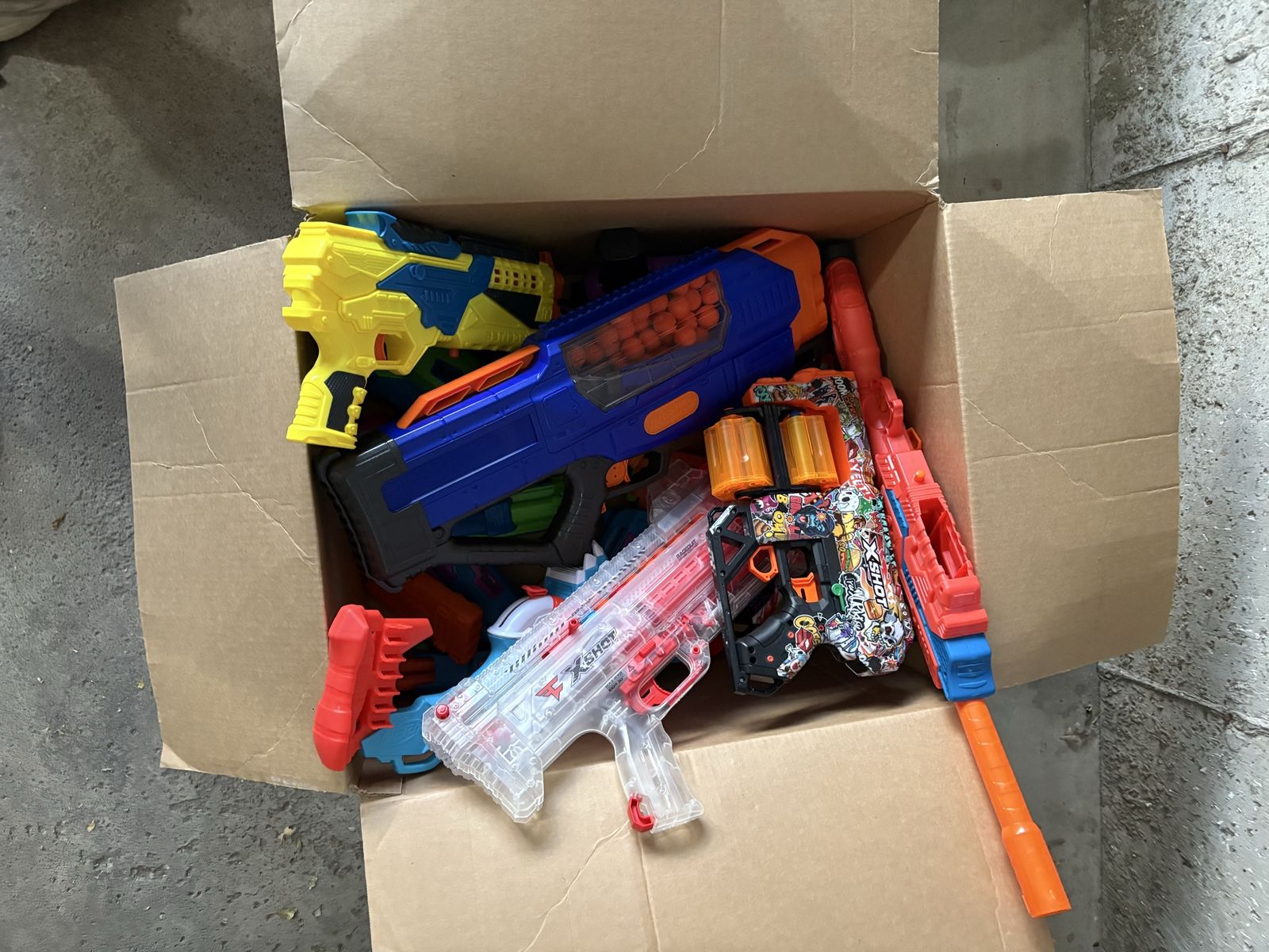 Box of nerf guns all included