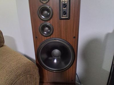 Infinity SM 155 Studio Monitor Floorstanding Speaker - Wood Grain Finish