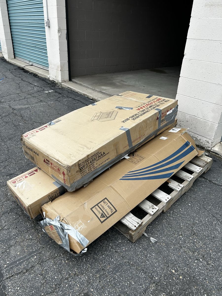 New in box full bed frame with 2 drawers $800 msrp