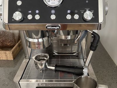 DeLonghi La Specialista Espresso Machine with Grinder and Milk Pitcher