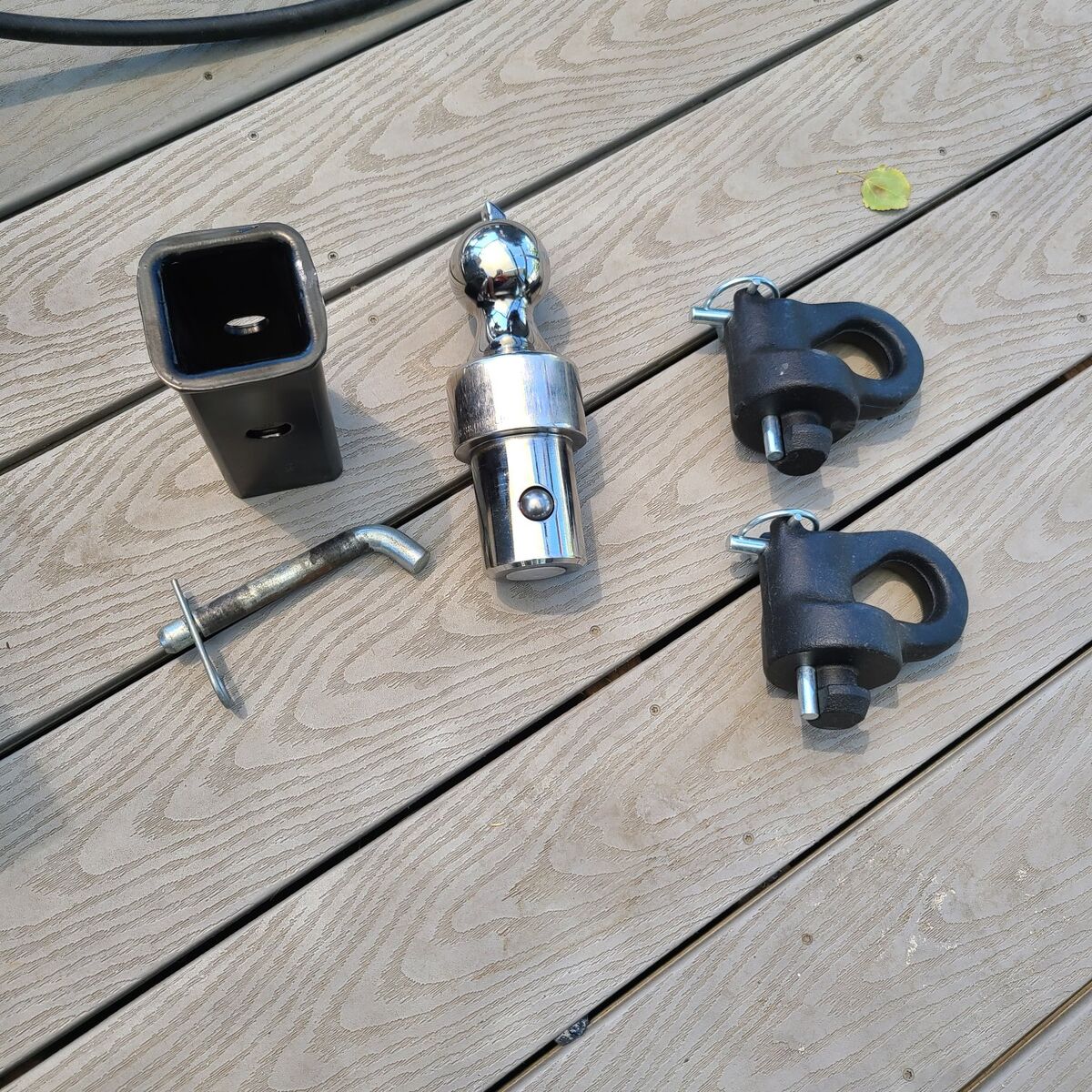 FORD SUPER DUTY GOOSNECK AND HITCH ASSESORIES