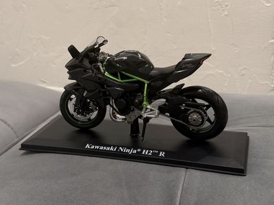 Maisto 1:12 Kawasaki Ninja H2R Die-Cast Model