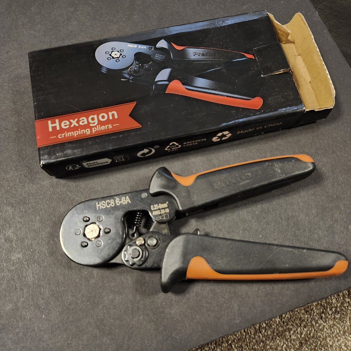 Ferrule crimping tool