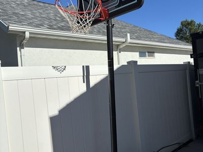Lifetime Portable Basketball Hoop - Adjustable Height, Weather-Resistant