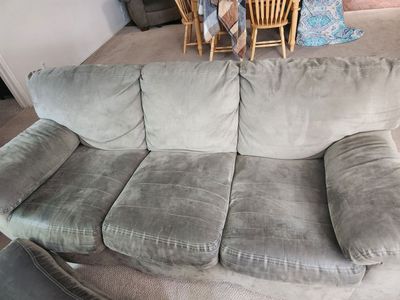Pull put couch 3 peice
