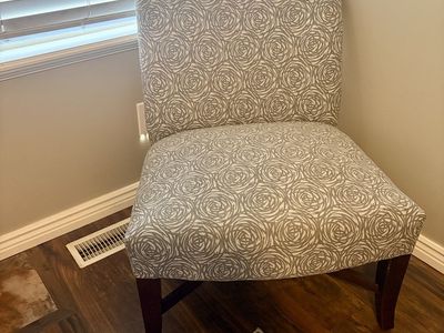 Cute accent chair!