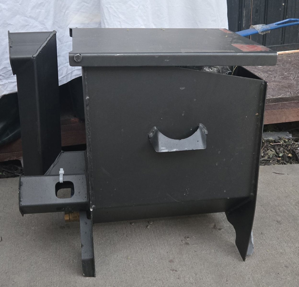 Commercial Grade Propane Cajun Deep Fryer - Model FF2-S, 6 Gallon Capacity, Basket Included