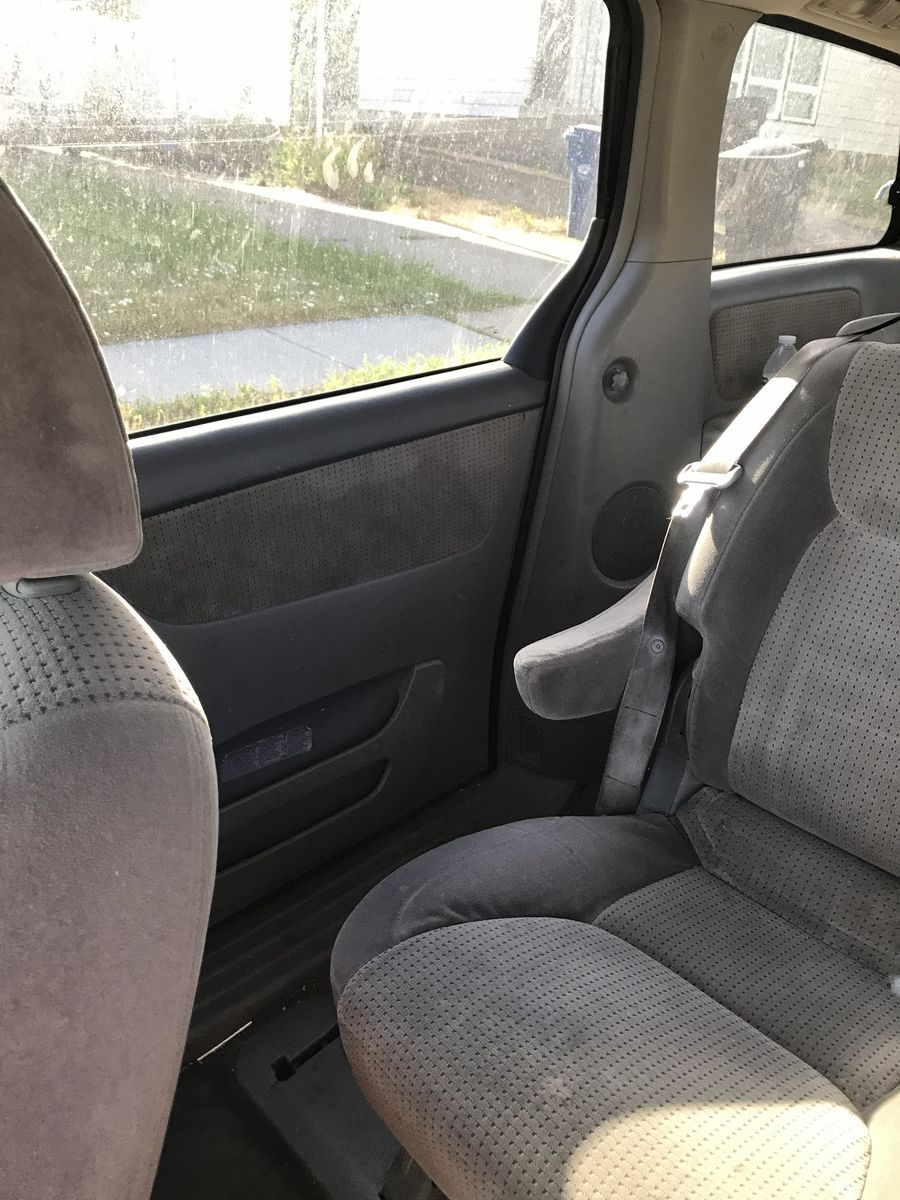 2010 Toyota Sienna LE 7-Passenger