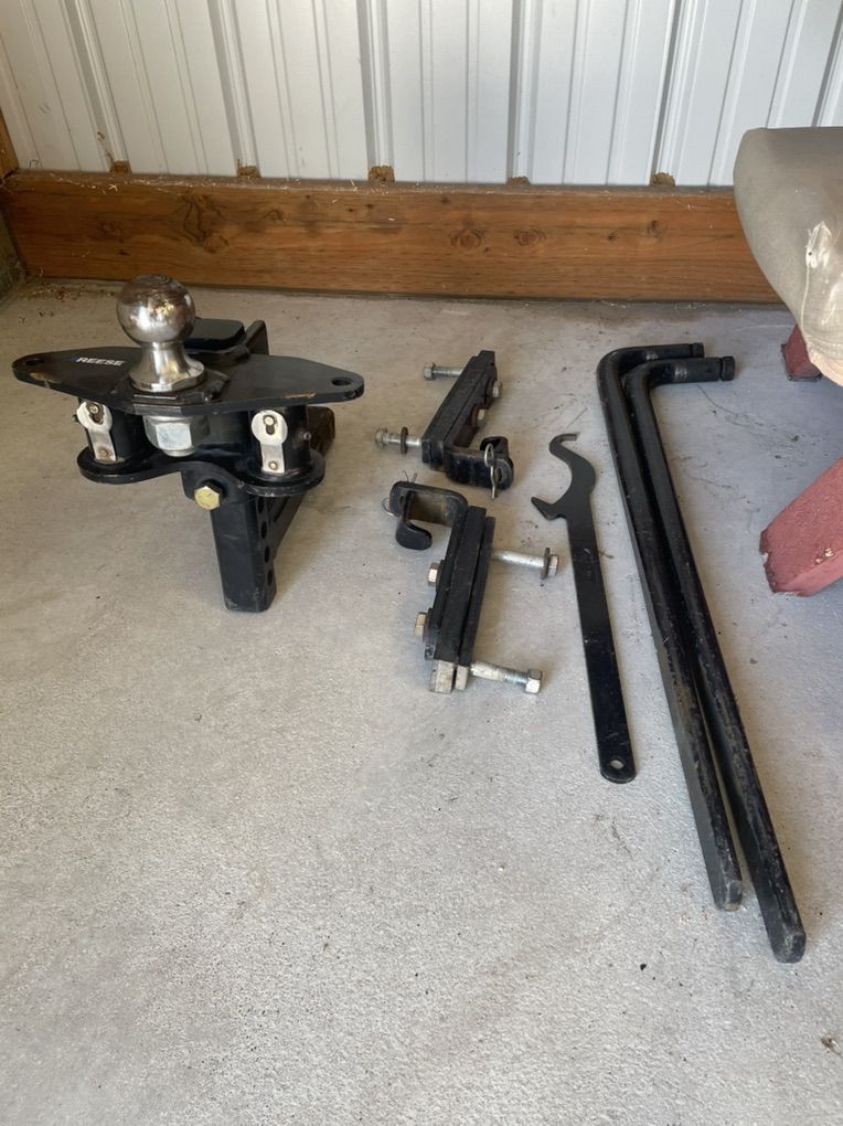 Reese Weight Distribution Hitch With Sway Control
