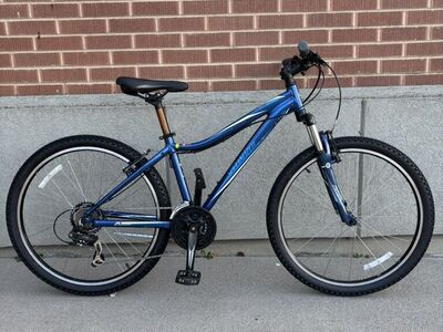 *FRESHLY SERVICED* Specialized Mountain Bike Small