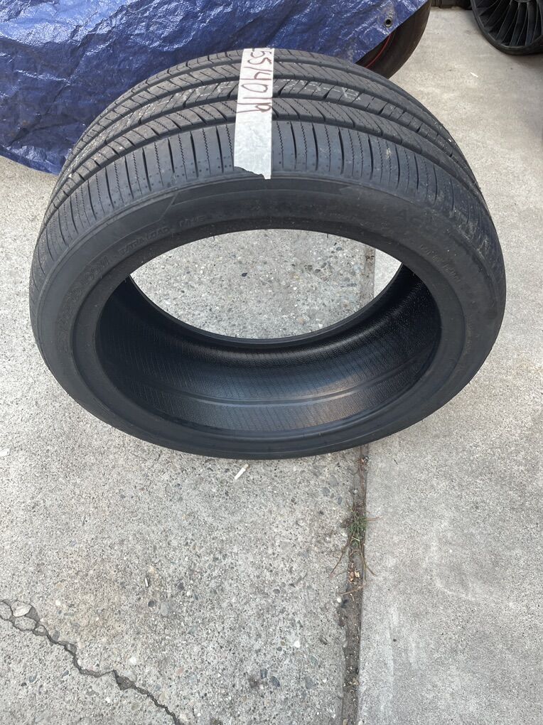 255/40/19 NEW ARISUN AGRESSOR TIRE