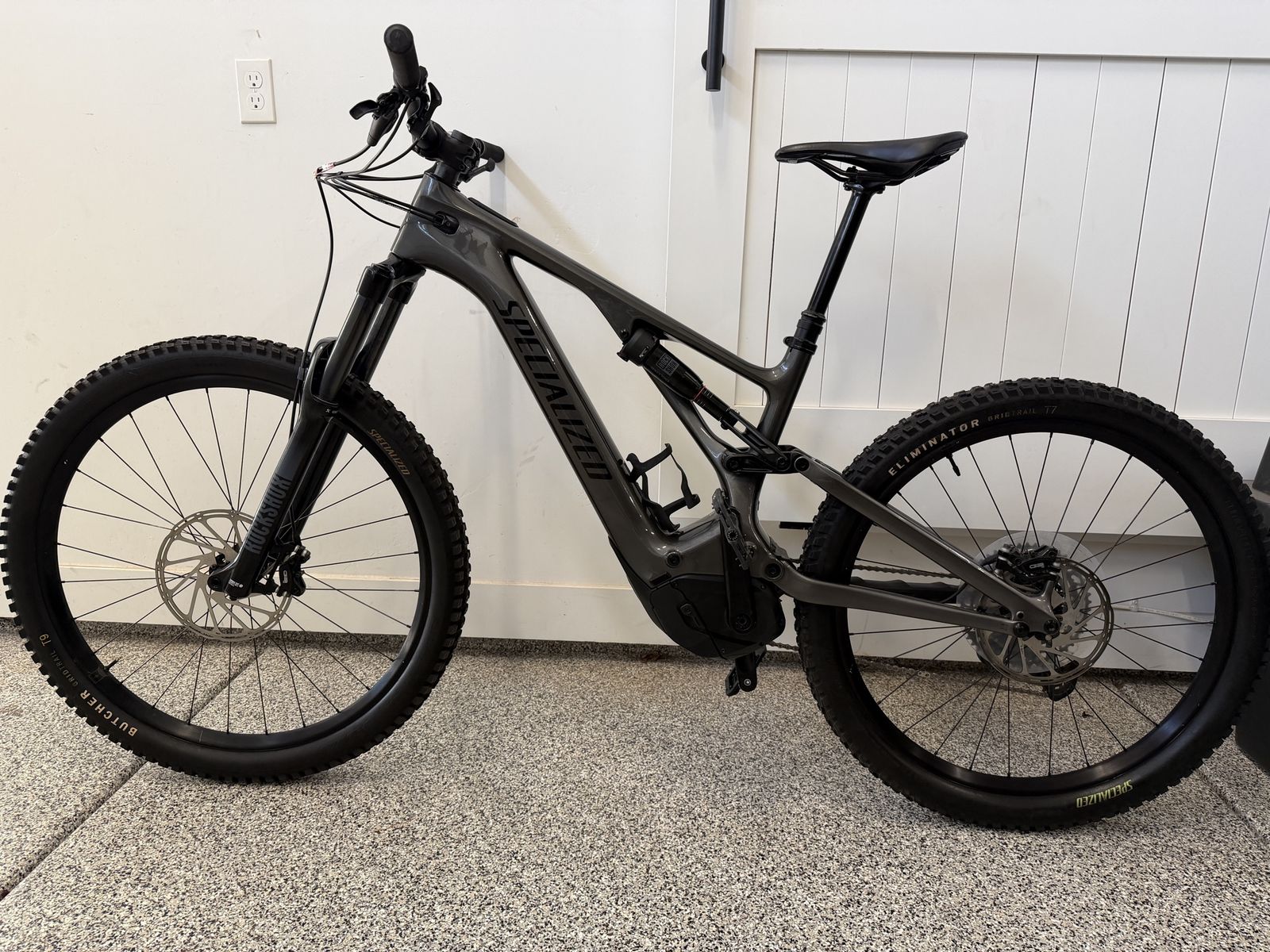 2023 Specialized Turbo Levo Carbon — Like New — 700Wh