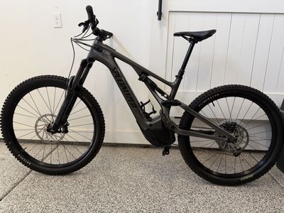 2023 Specialized Turbo Levo Carbon — Like New — 700Wh