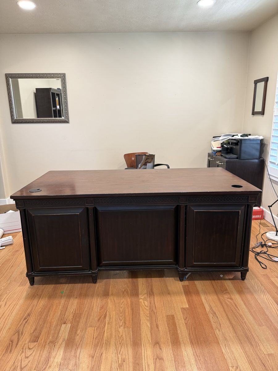 Aspenhome Solid Wood Double Pedestal Executive Des