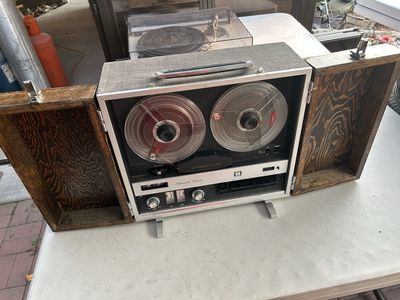 Vintage J.C. Penney Model 6237 reel-to-reel tape recorder, works