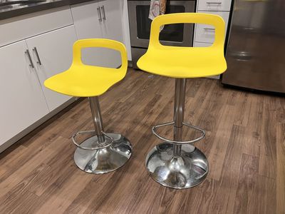 Contemporary Chrome Air Lift Adjustable Swivel Bar Stool, Set of 2, Lemon yellow