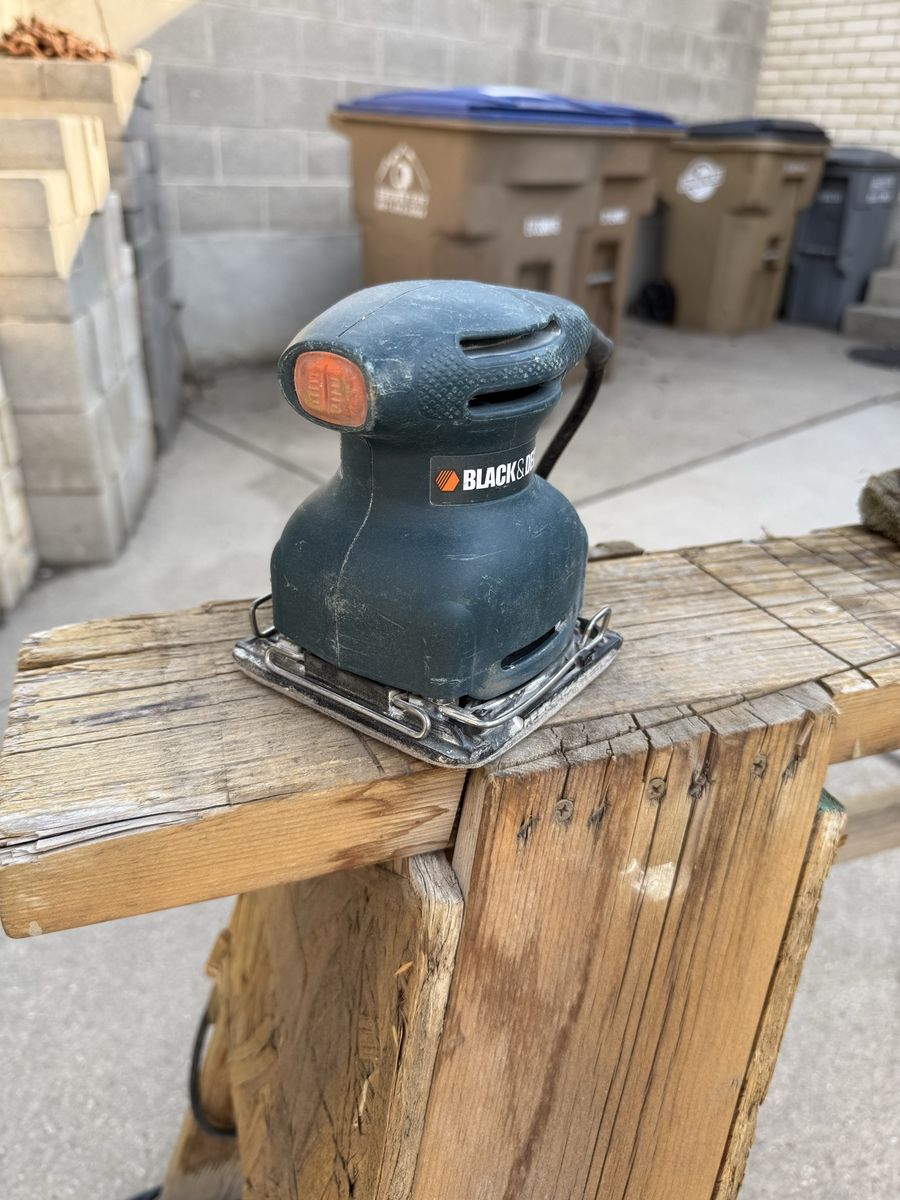 Black & Decker FS500 Type 1 Corded 1/4 Sheet Finishing Sander 120V 1.8A