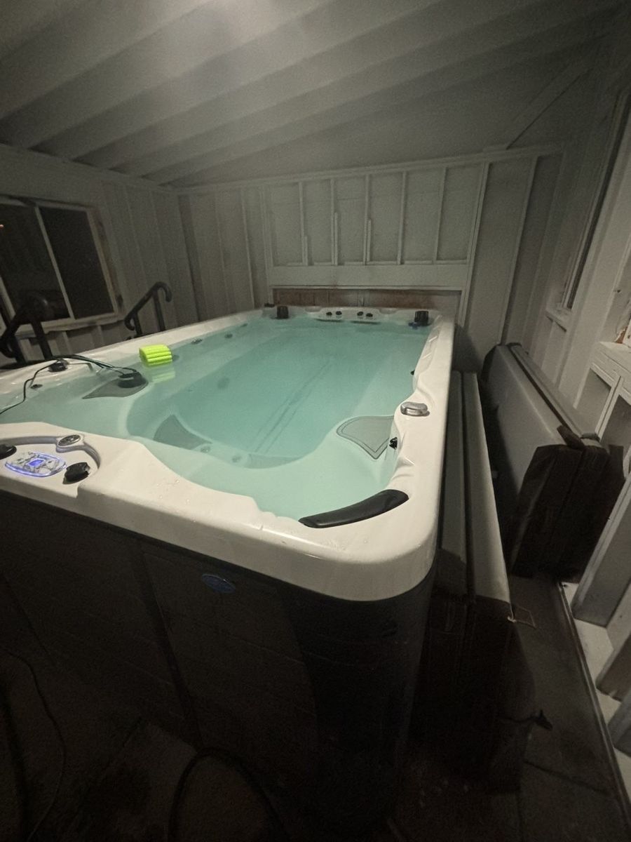 2020 Cal spa model F1325 Hottub Jacuzzi