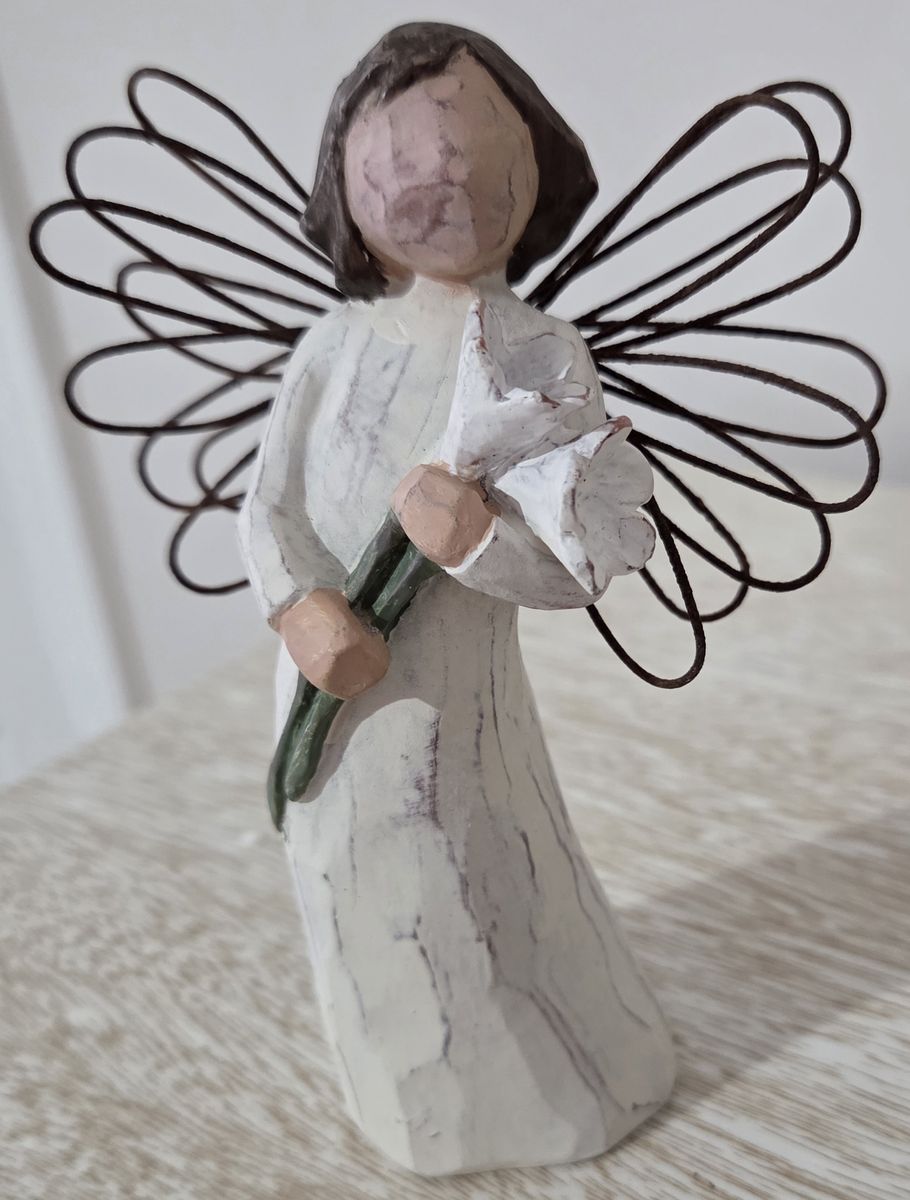 Willow Tree Angel of Beauty Figurine by Susan Lordi DEMDACO 2000