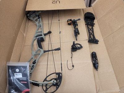 Dragon 10 Compound Bow - 33.5" Axle-to-Axle, 40-70lbs Draw Weight, 30-32" Draw Length