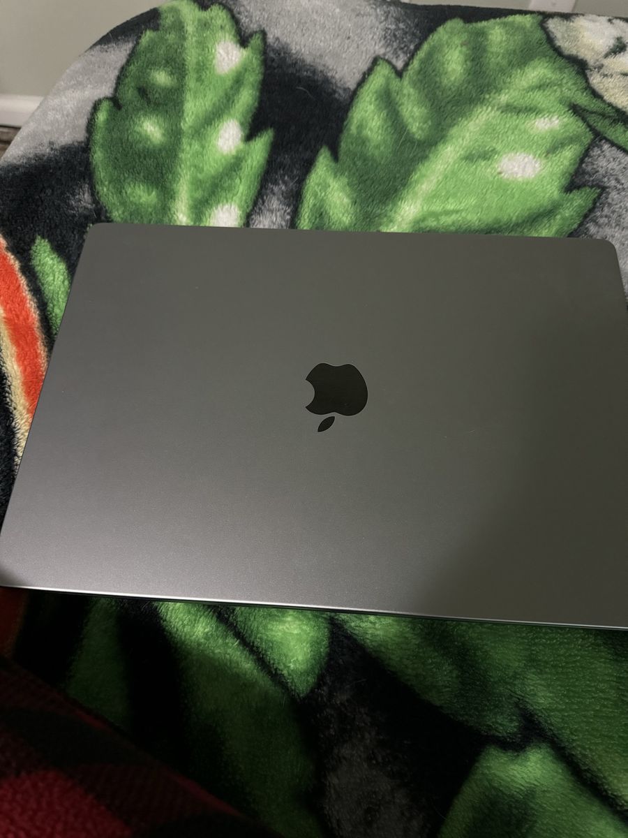 MacBook Pro M2 2023 1TB/32GB 100% Battery