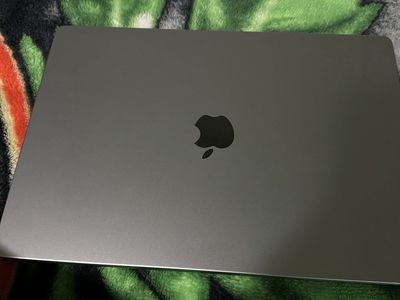 MacBook Pro M2 2023 1TB/32GB 100% Battery