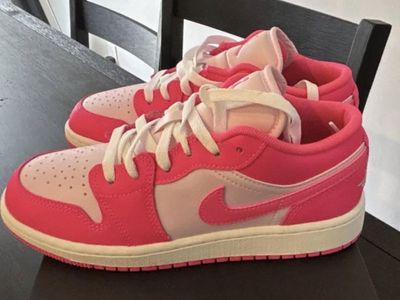 Girls Nike Jordans 3.5Y new in box.