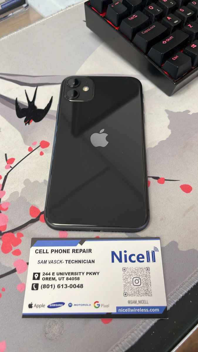 iPhone 11 64GB Unlocked