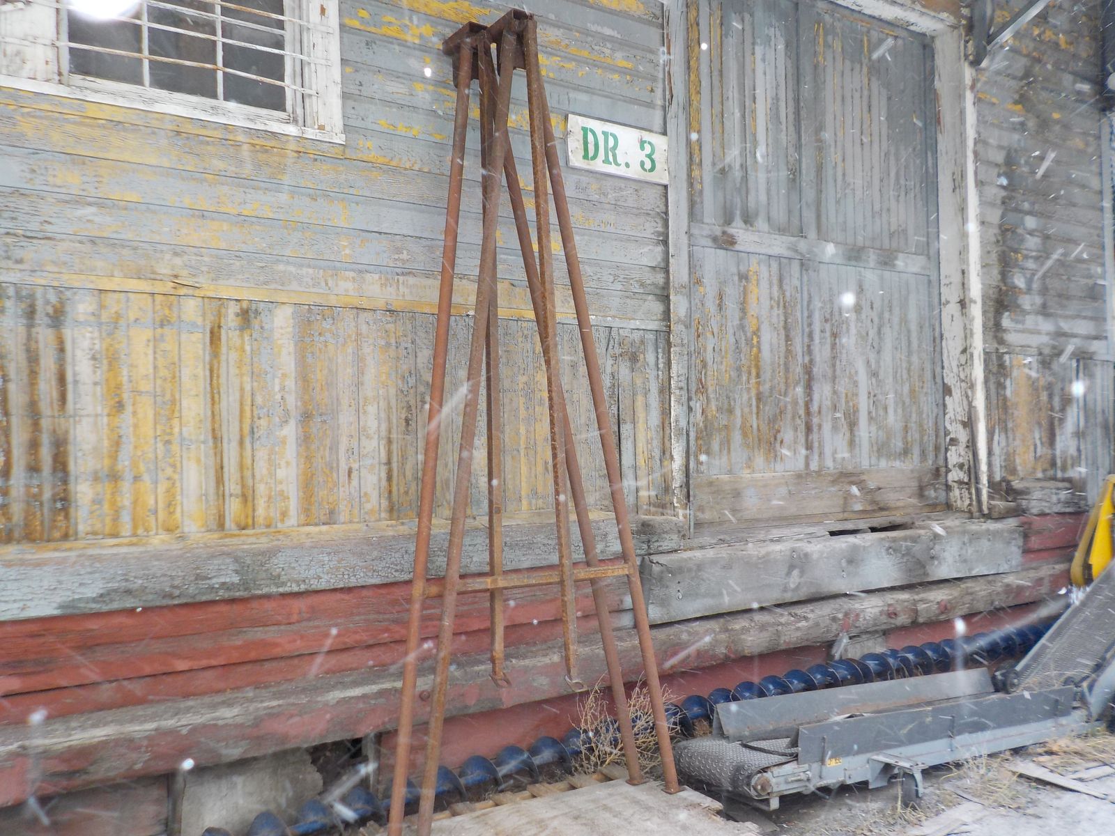 GRAIN BIN JACKS FOR RENT